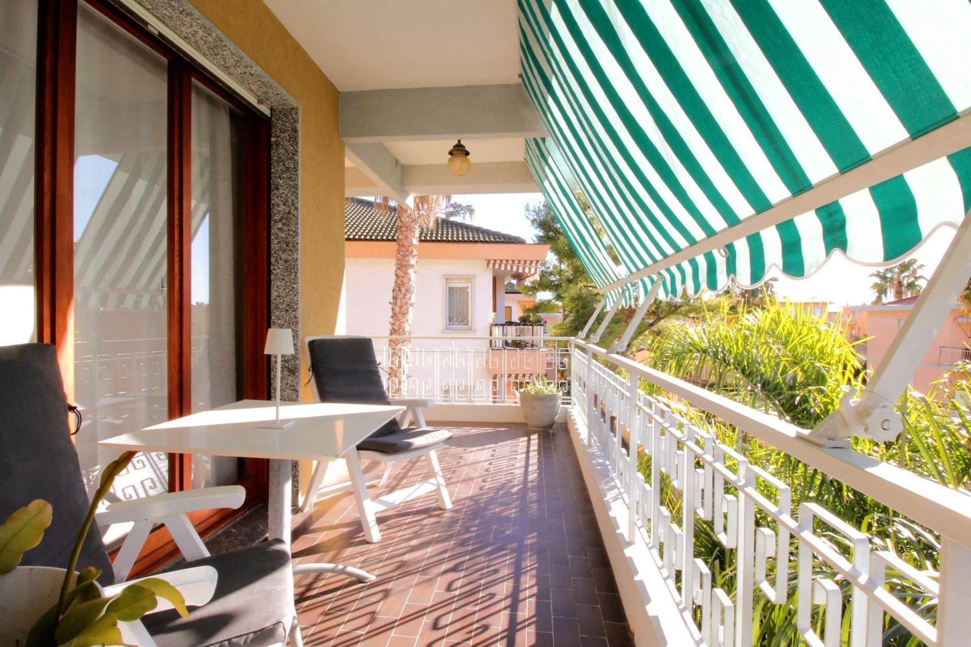 Le Grand Bleu Apartment